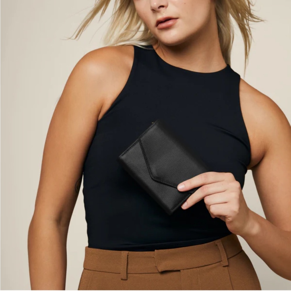 LEATHEROLOGY Haven Compact Wallet 🖤 - Picture 5 of 14